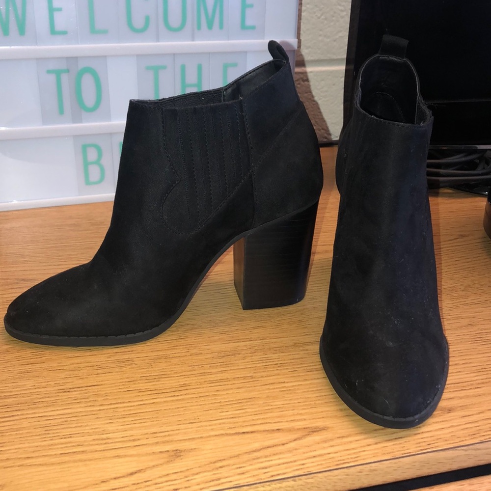 NEVER WORN BLACK BOOTIES